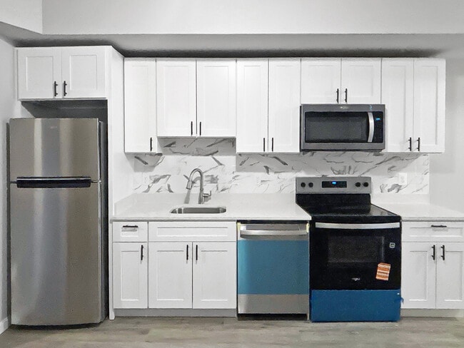 Building Photo - 1572 Carswell St