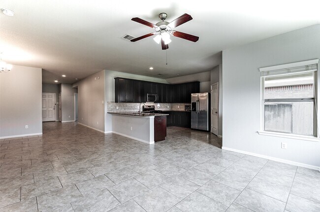 Foto del edificio - 29319 Dunns Creek Ct
