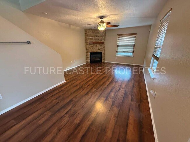 Foto del edificio - 6315 La Habra Ln NE