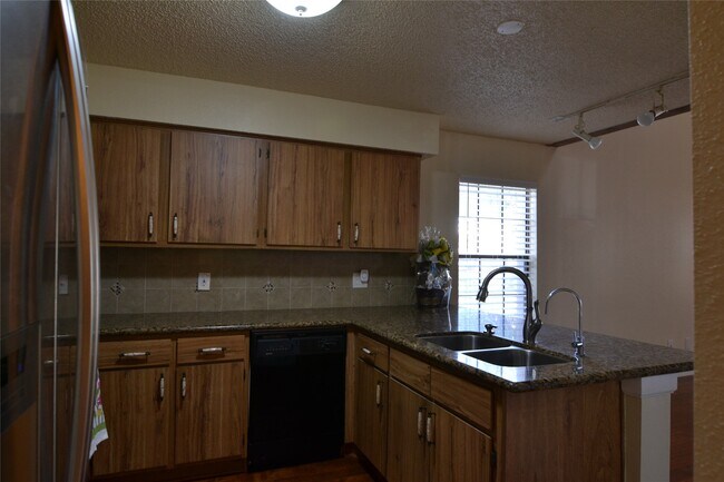 Foto del edificio - 13461 Garden Grove