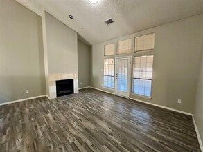 Building Photo - 9823 Summerwood Cir