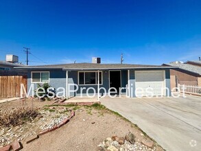 Building Photo - 820 Caliente Dr