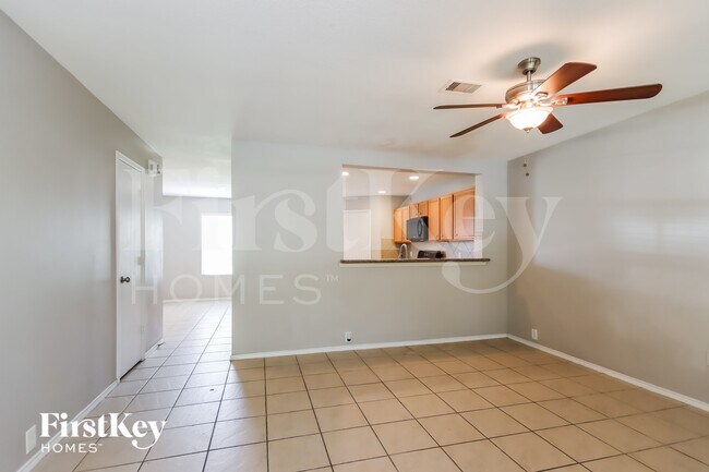 Foto del edificio - 923 Grand Plains Dr