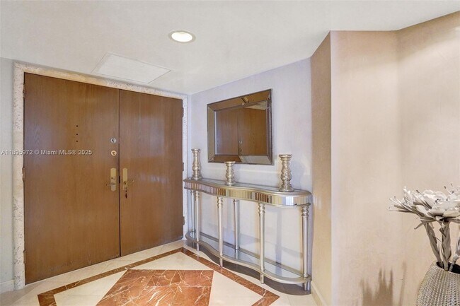Foto del edificio - 16711 Collins Ave