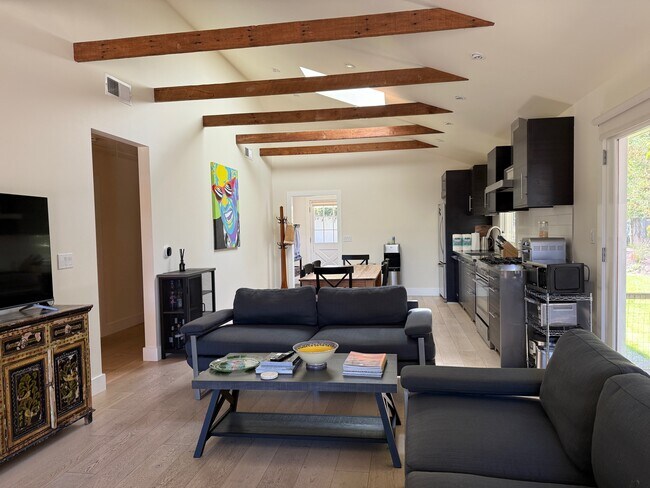 Foto del edificio - 7759 St Helena Hwy