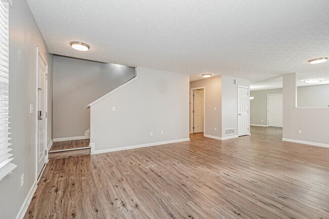 Foto del edificio - 8051 Beardsley Ave