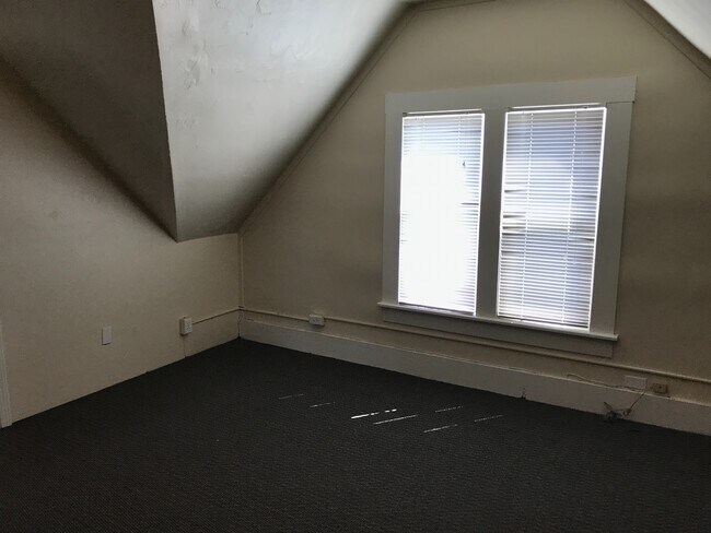 Foto del edificio - 2 Bedroom 1 bath near UO