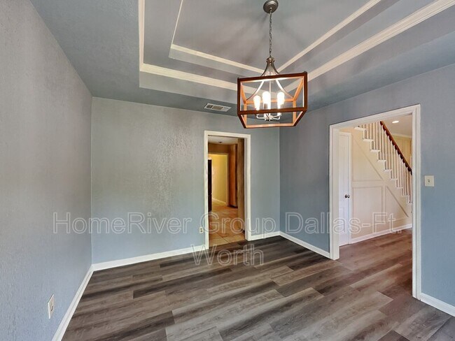 Building Photo - 308 Greenbriar Ln