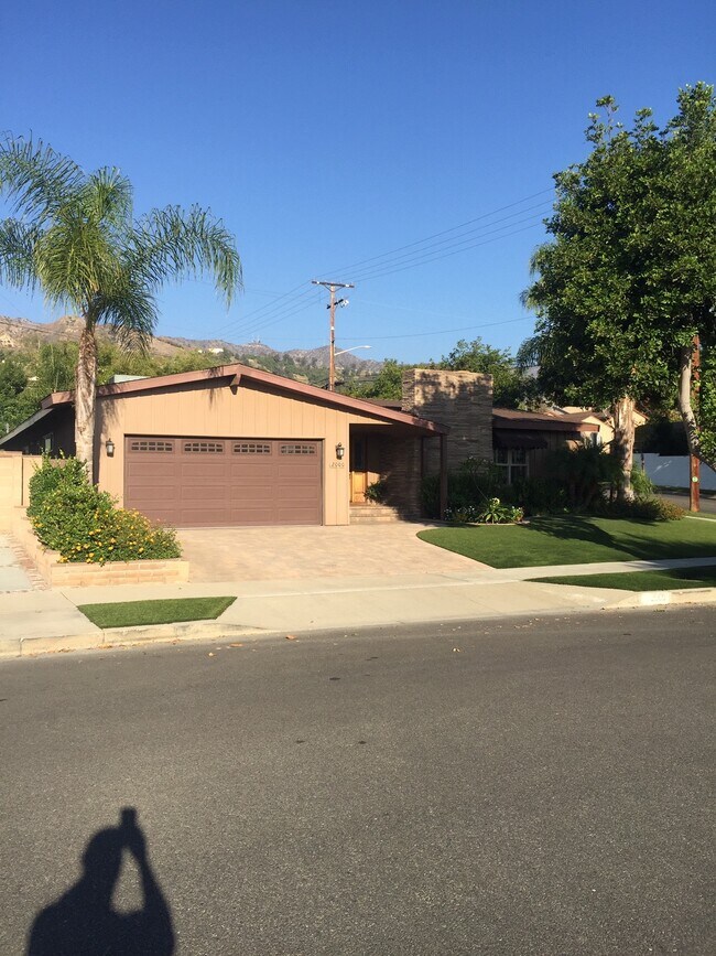 Foto del edificio - 2000 Karen St