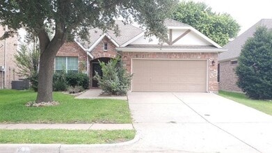 Building Photo - 2401 Eaton Dr