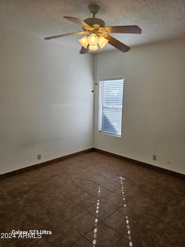 Building Photo - 518 E University Dr