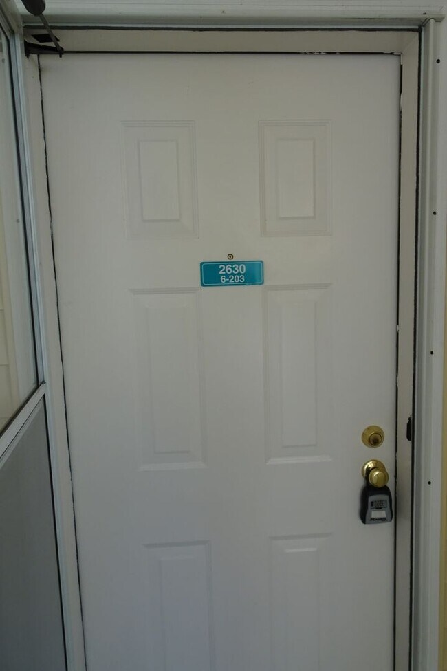 Foto del edificio - Modern 2-Bedroom Condo in Bellevue’s Merce...
