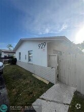 Building Photo - 929 NW 3rd Ave