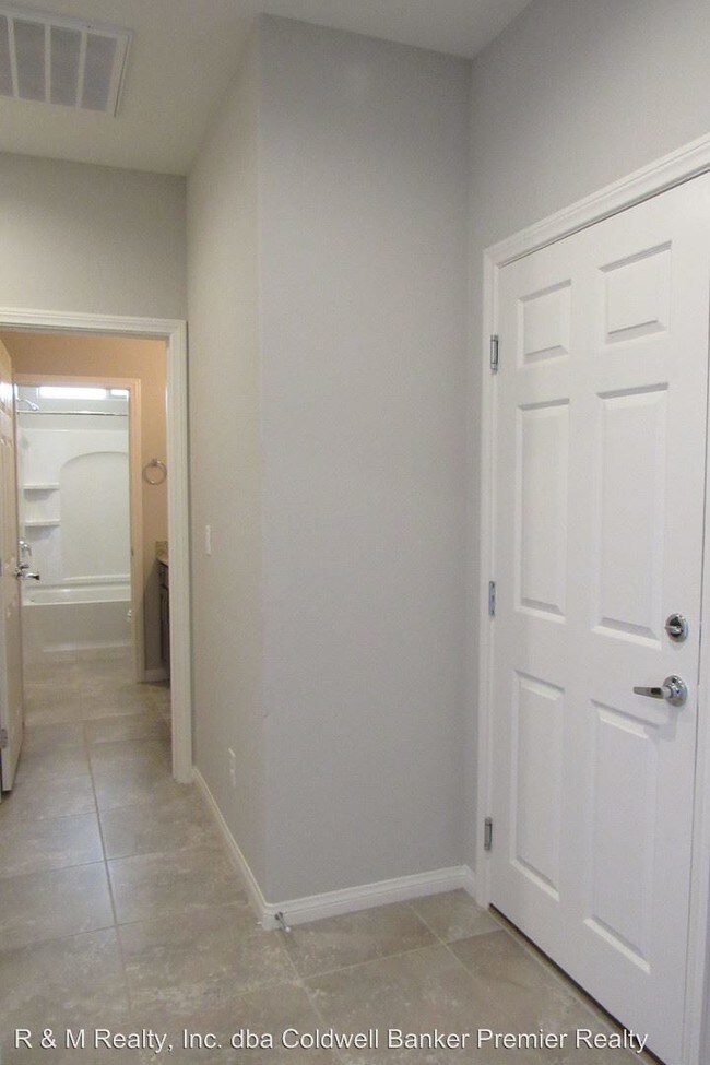 Building Photo - 4 br, 2 bath House - 5733 Alitak Bay St