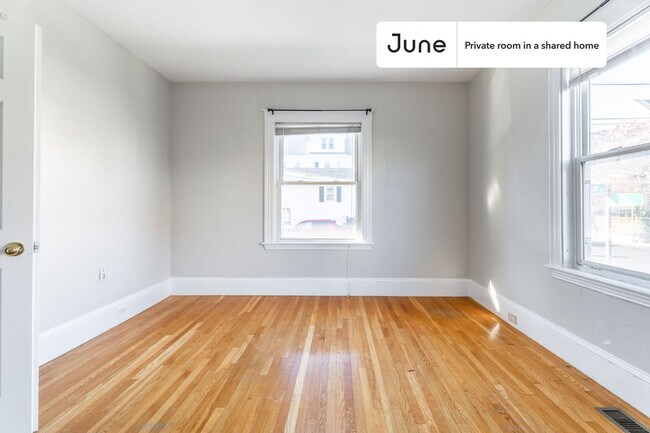 Foto del edificio - Room in Shared 3 bed/1 bath home