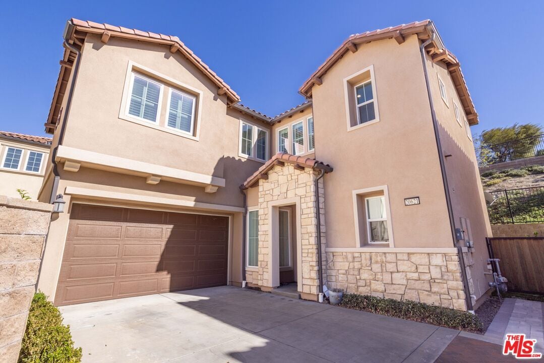 Primary Photo - 20621 W Chestnut Cir