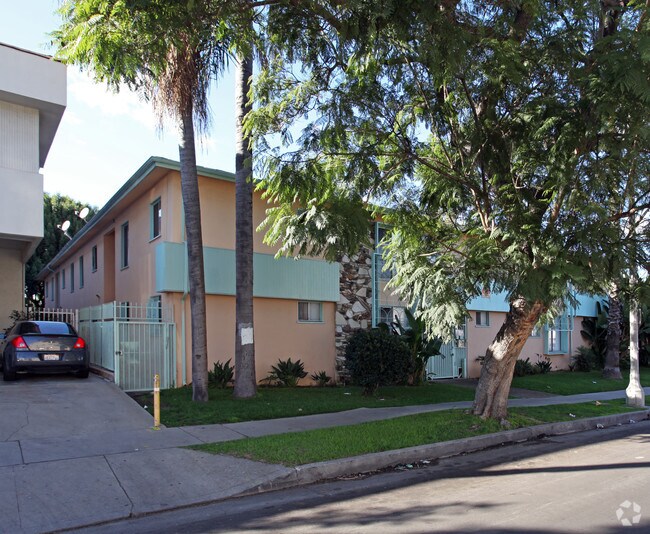Building Photo - Buckingham Apartments