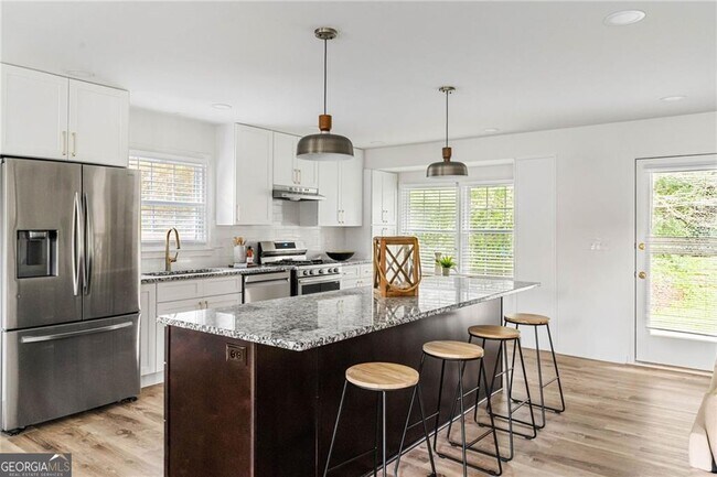 Foto del edificio - 2866 Red Pine Ct NW
