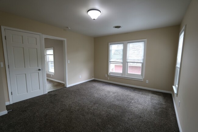 Building Photo - 421 S Garfield Ave