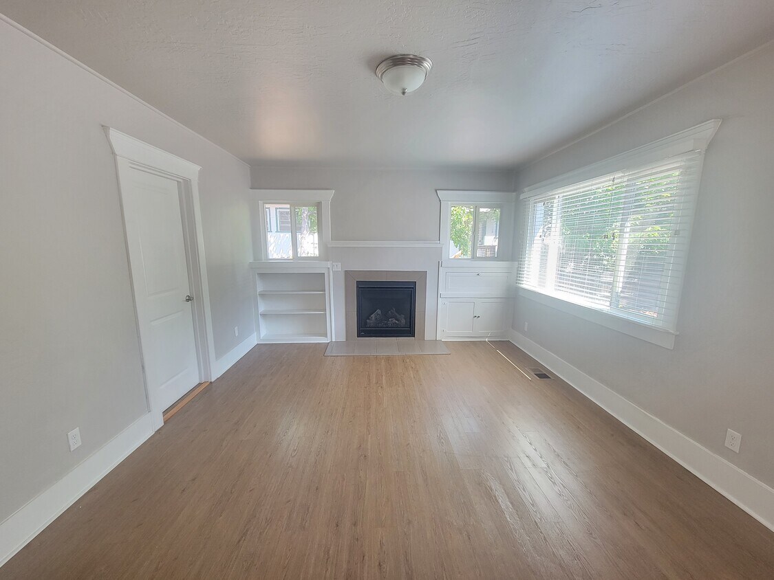 Foto principal - 971 Siskiyou Blvd