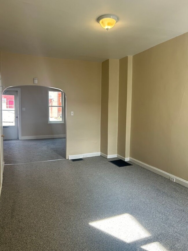 Building Photo - Section 8 considered.  3-bedroom row home in Midtown Harrisburg