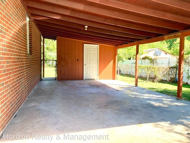 Building Photo - 3 br, 1 bath House - 509 Aurelia Lynn Dr