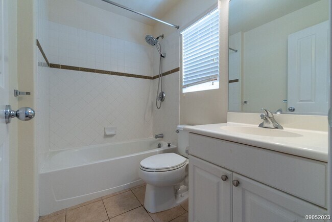 Building Photo - $4,300 / 4br - 1524ft2 - $4,300 | 4 bd/3 b...