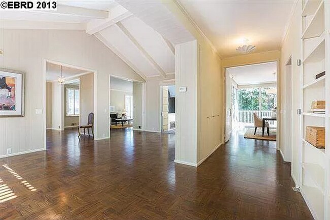 Foto del edificio - Exquisite Six Bedroom Piedmont Luxury Home...
