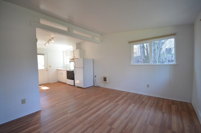 Building Photo - 501 13th St