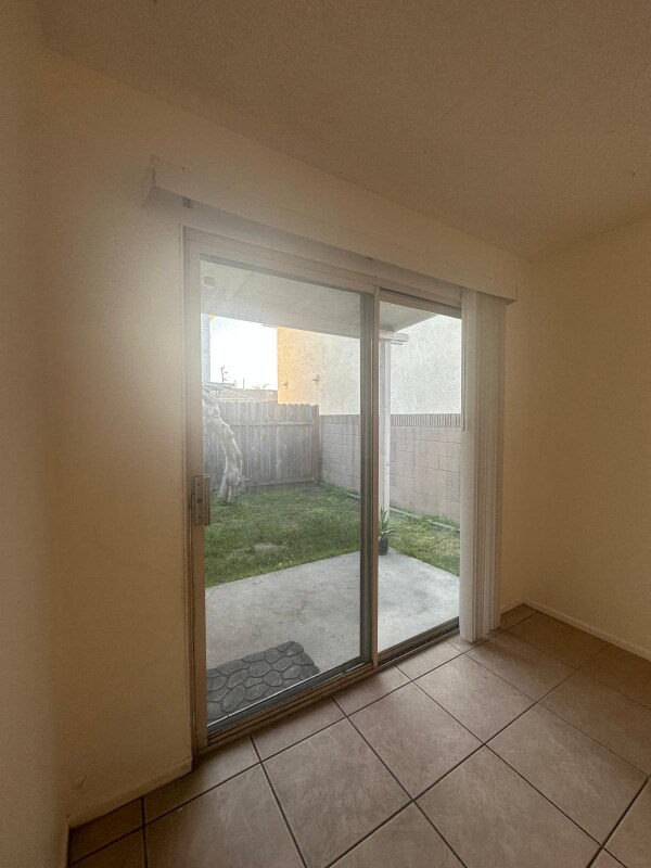 Foto del edificio - 8531 Rose St