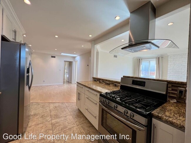 Foto del edificio - 5 br, 3.5 bath House - 4171 Mustang St