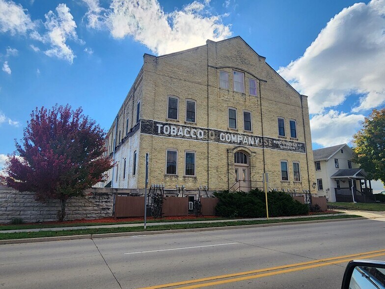 tobacco lofts edgerton Tobacco Row Lofts and Townhomes - 203 S Main St Edgerton, WI 53534