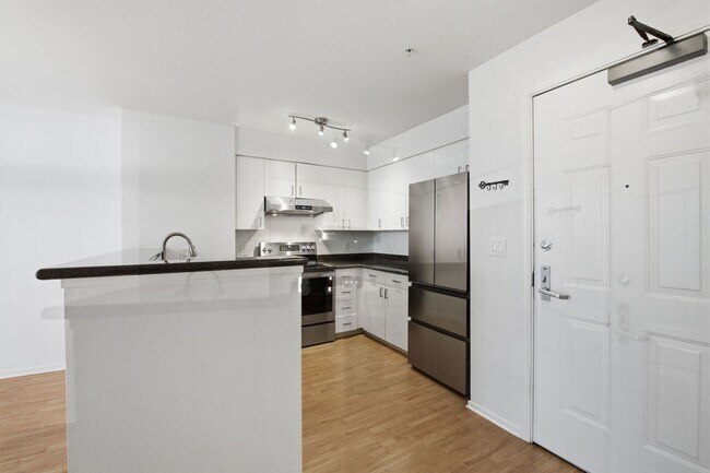 Foto del edificio - 8100 Oceaview Terrace-119