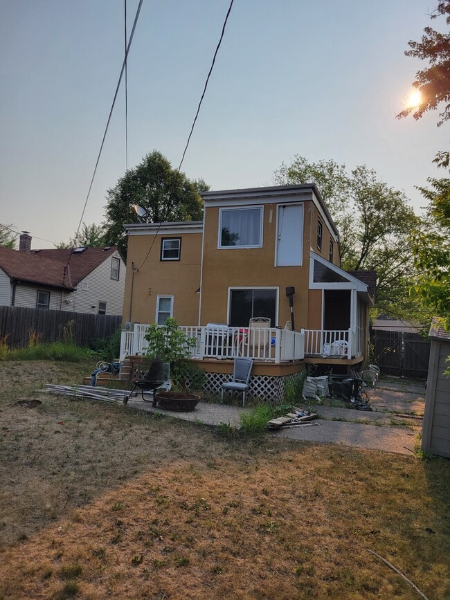 Building Photo - 1287 Farrington St