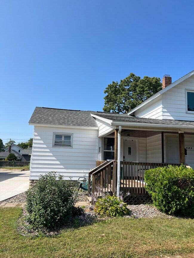 Building Photo - 509 Wilson St