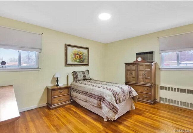 Foto del edificio - 255-11 87th Ave