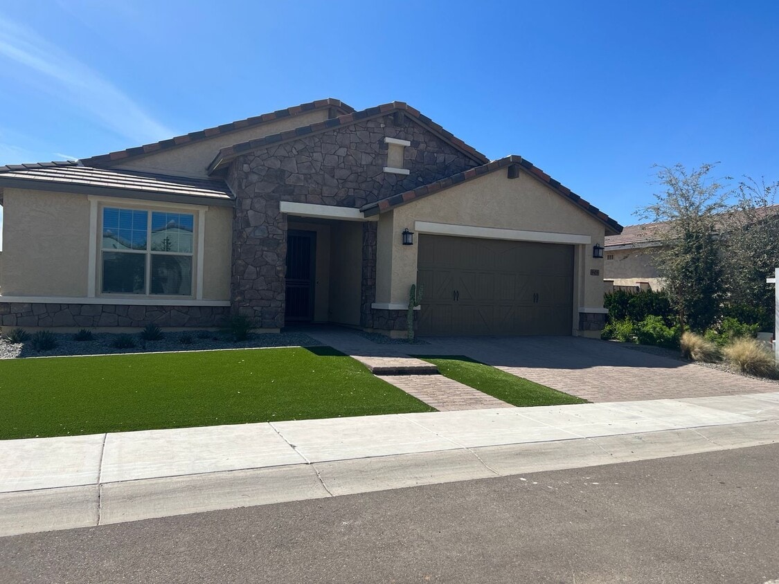Primary Photo - 2019 Build in Gated East Mark Community