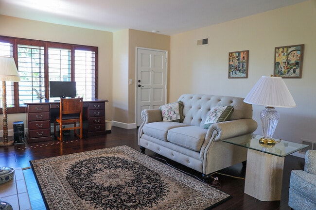 Building Photo - 115 W Avenida Cordoba