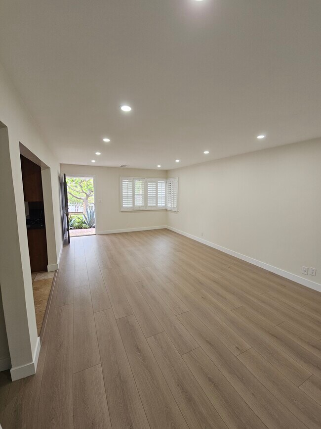 Sala de estar/Comedor - 7617 Wentworth St