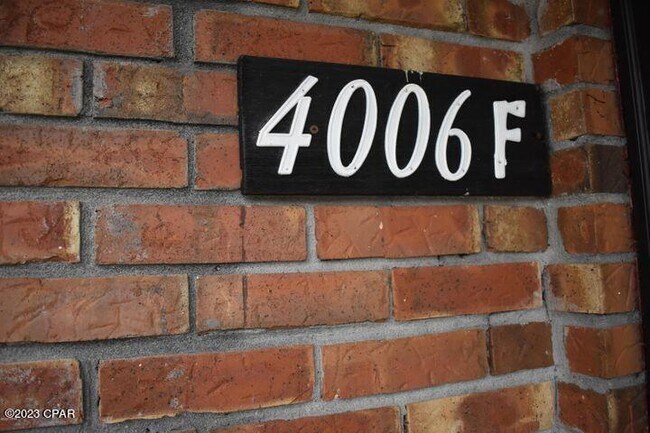 Foto del edificio - 4006 E 11th St