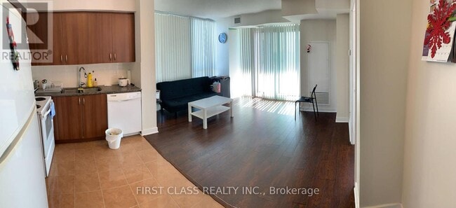 Photo du bâtiment - 5740 Yonge St