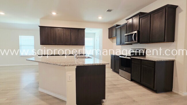 Foto del edificio - 266 Canyon Crest Way