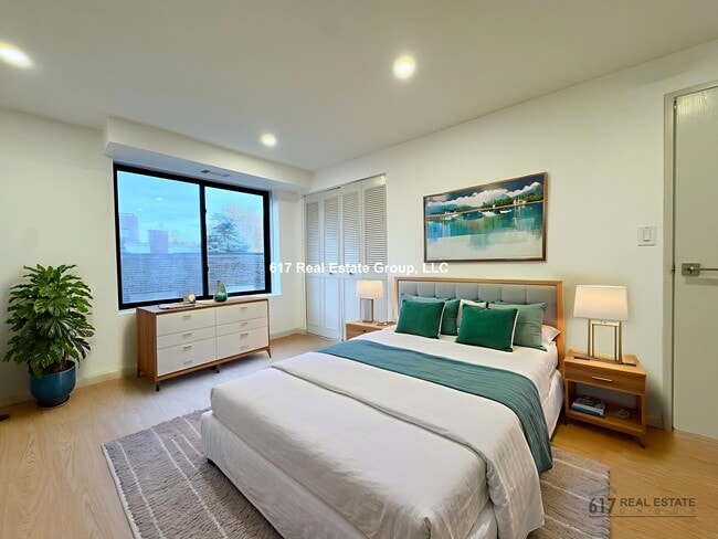 Building Photo - 1243 Beacon St