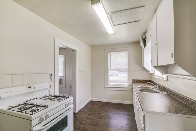 Foto del edificio - 8402 Brockton St