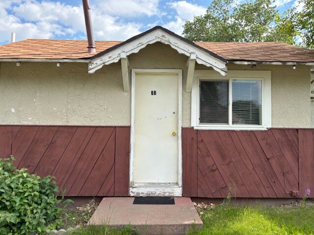 Primary Photo - 722 1st St N