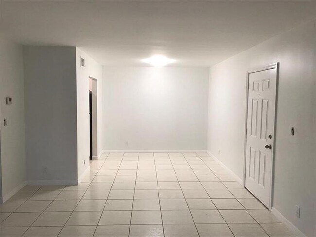 Foto del edificio - 2946 NW 55th Ave
