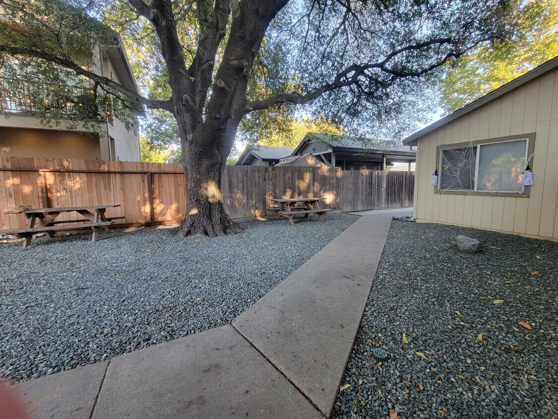 Foto del edificio - 217 Tahoe Ave