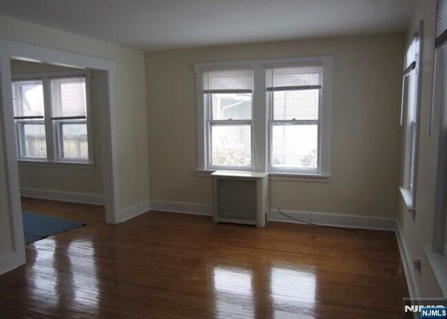 Foto del edificio - 621 Shelton Rd