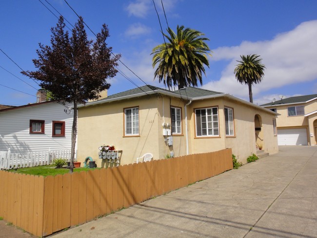 Foto del edificio - 425-431 Santa Clara Ave