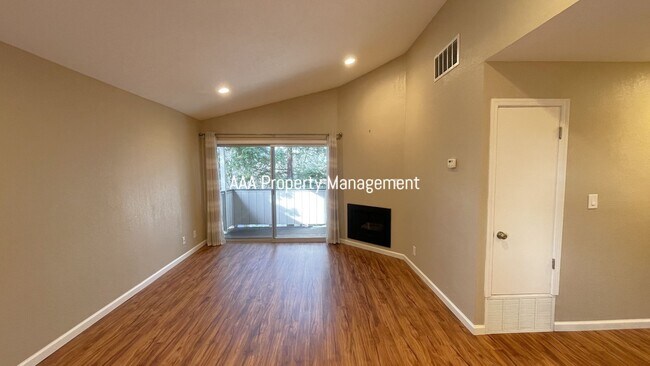 Building Photo - Concord Beautiful 2 bedroom 1 bath updated...
